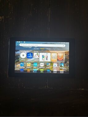 Amazon 7-inch Tablet in Black - Touchscreen Media Tablet